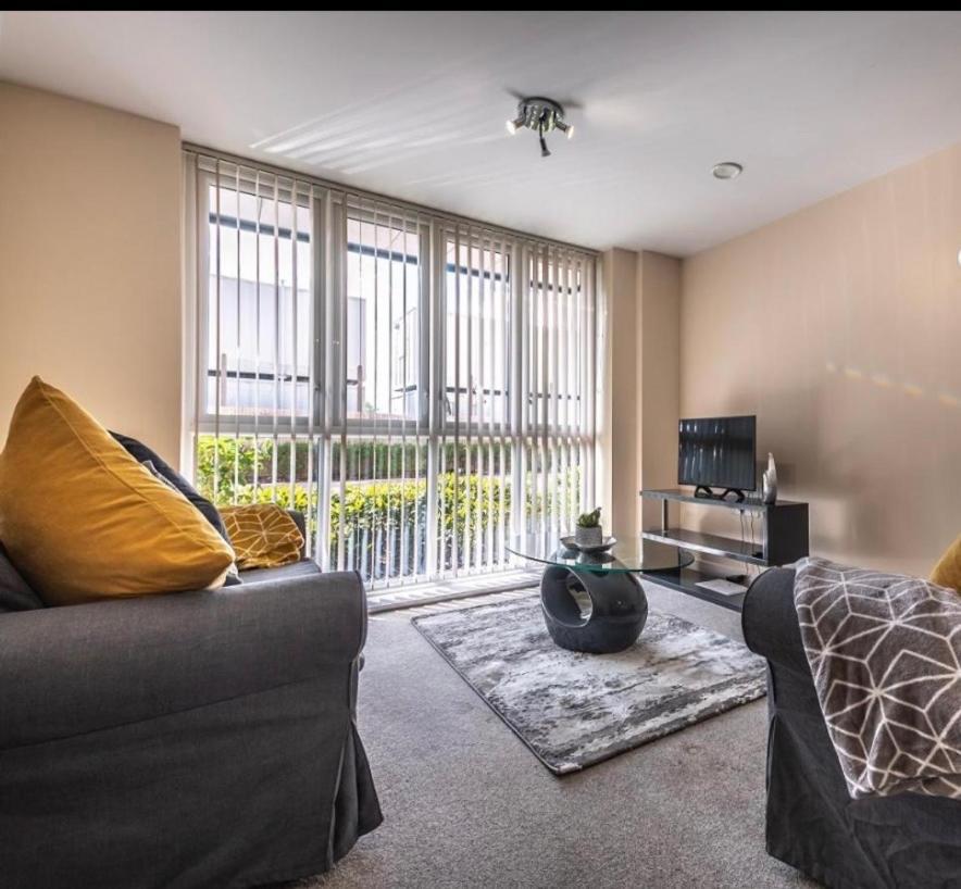 Stylish 2 Bedroom Apartment-Short Term Lets & Serviced Accomodation Reading Zewnętrze zdjęcie