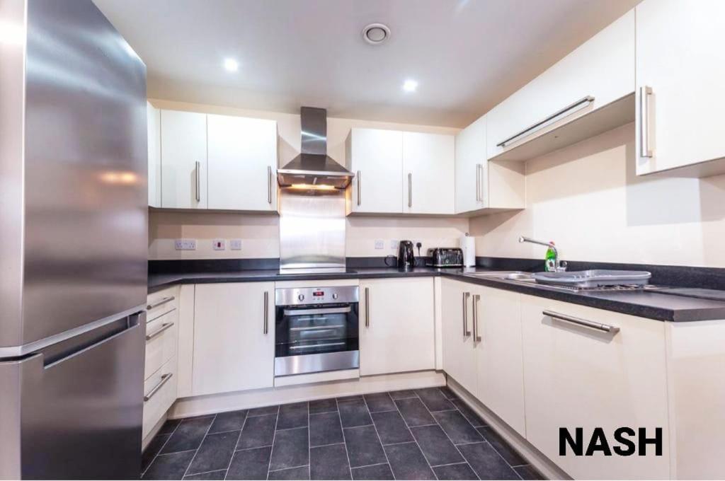 Stylish 2 Bedroom Apartment-Short Term Lets & Serviced Accomodation Reading Zewnętrze zdjęcie